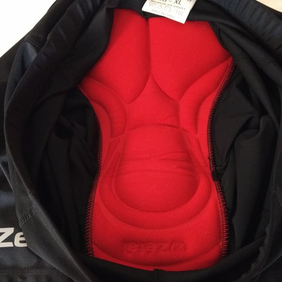 ZEFAL Cycling Shorts L-XL 32-36 Black Logo Red Form Fit Padding Bicycling - Picture 6 of 12
